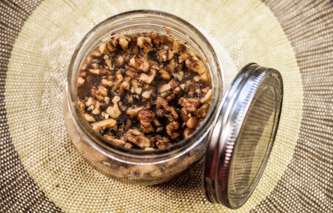 Vlašské ořechy naložené v medu