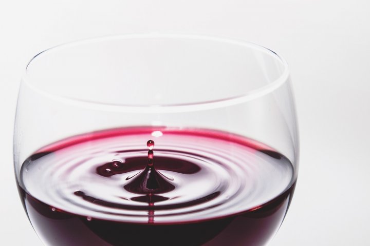 Chcete si užít kvalitní červené víno? Poradíme vám!